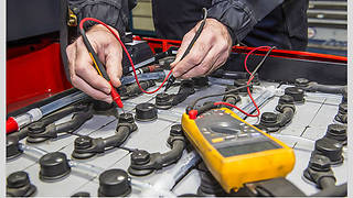 SafetyBytes® Forklift Safety: Operational Inspection for Battery-Powered Engines